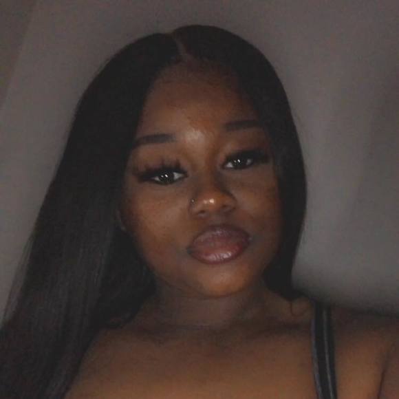 Meet your Posher, Lorae - Picture 1 of 1